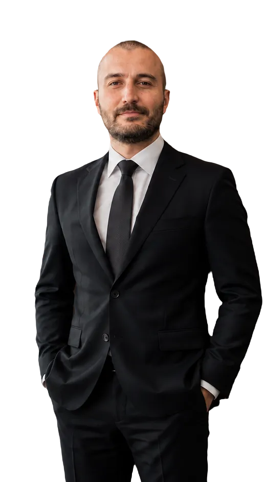 Avukat Onur Özçoban, Edremit'teki bürosunda