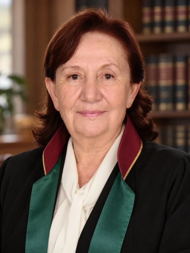 Avukat İnci Akar Özçoban